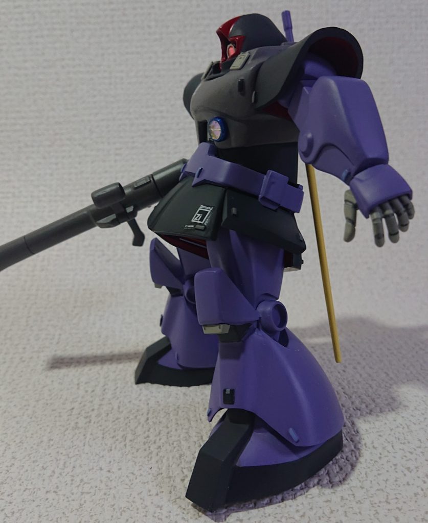 ツィマット社のデカールがかわいい。ツィマット社の名作ですから、どうしても貼りつけたくて300円の水転写デカールを買いました。水転写デカール貼りは工程の中で最も好きですが、旧キットの良さを生かして、我慢😖