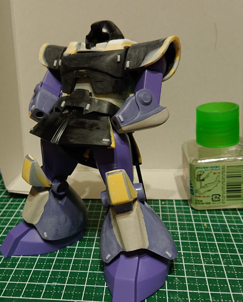 パテ後、スタイル確認で再々仮組み😖 オラオラ状態でポージング😁