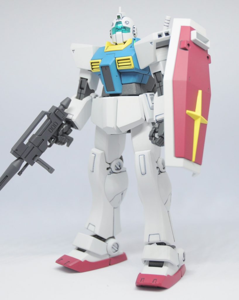 本来のジムⅡとしての正しい姿(笑)バイザー内をシルバーで塗った以外は特に何かしてるわけではありません。これはこれでジムⅡとして普通に良い配色ですよね。