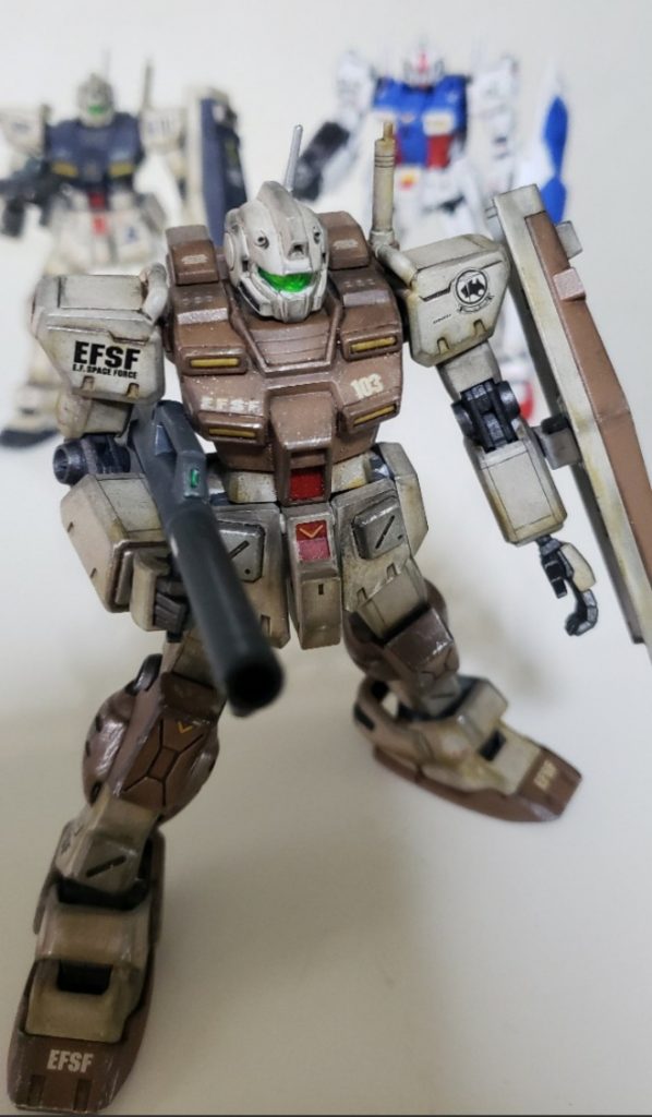 汚し多めにして砂漠戦仕様のパワード・ジムって感じで仕上げてみました☺