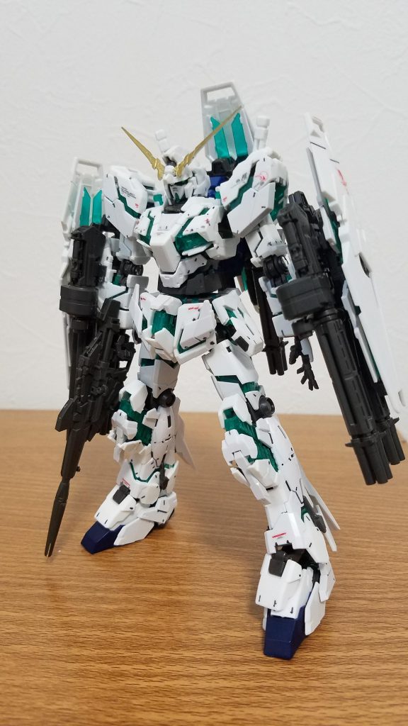 ビームマグナムの色分けは、もう少し頑張って欲しいところ。真っ暗で、そこだけが残念ですね。HGのような関節ではないので、可動は問題ないのに…。そういえば、Twitterを始めました。ガンプラを始めたガンダム関連のニュースの他、自分の好きなようにのびのびとやっていく予定です。是非、フォローをよろしくお願いします‼️