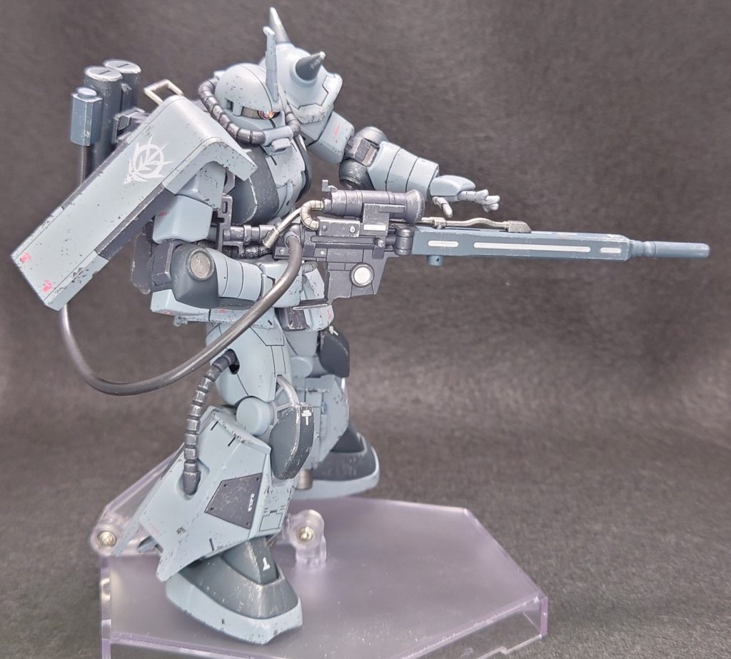 武骨な脚部と相まって自分の想像以上にビームライフルが似合ってる気がします。