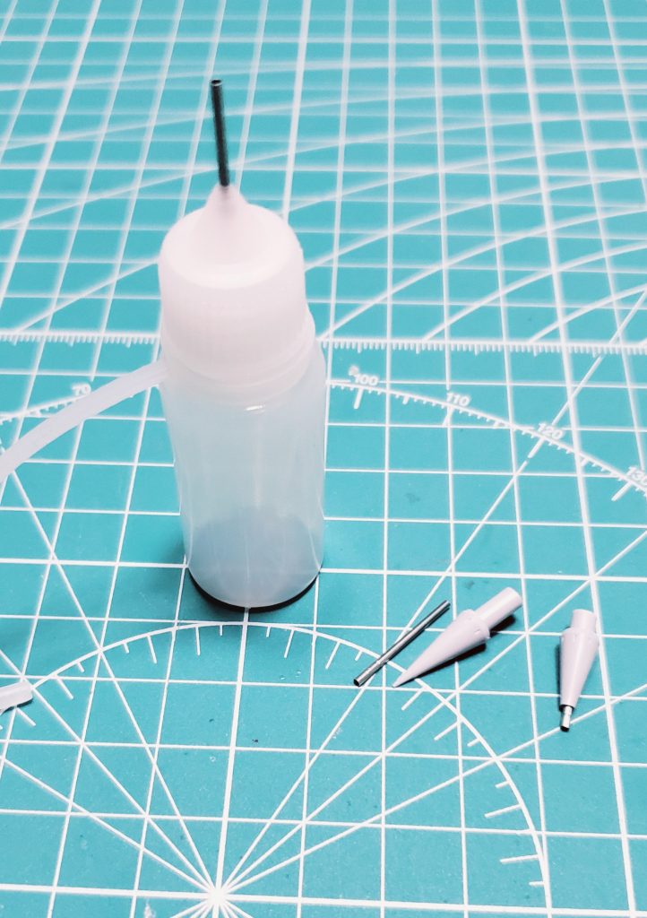 スパイクファンネルにはビルダーズパーツとニードルボトルを組み合わせ完成させました。1mm口径を色々探していて途方に暮れていたら、たまたまAmazonで出会えました。