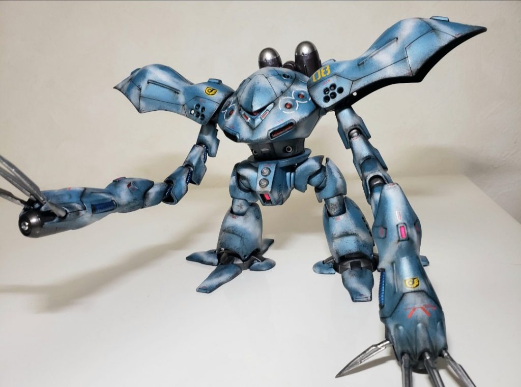 ジオラマ化を念頭に汚しを追加しました。Mr.ウェザリングカラー(マルチブラック)でウォッシングして同じくグランドブラウンで雨垂れ汚れ追加。タミヤエナメル(ブラック)でチッピング。