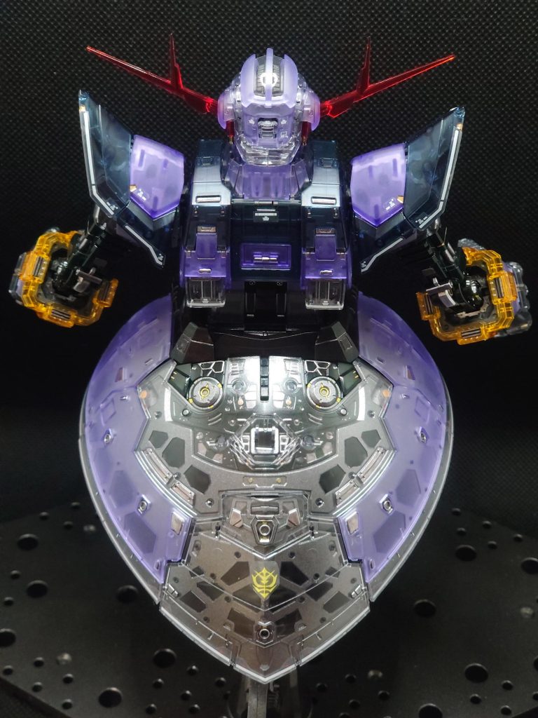 昔のMacintoshのスケルトンPCみたいになりました。