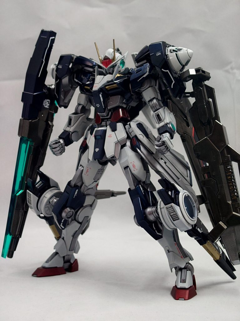 まずは立ち絵X　Barrel（イクスヴァレル）は10の砲身の意味です。ミキシングはOOセブンソードをベースに、ガンダムデスサイズ、フリーダム、AGE2アルティメス、ガンダムアストレア等のパーツを使用しています。