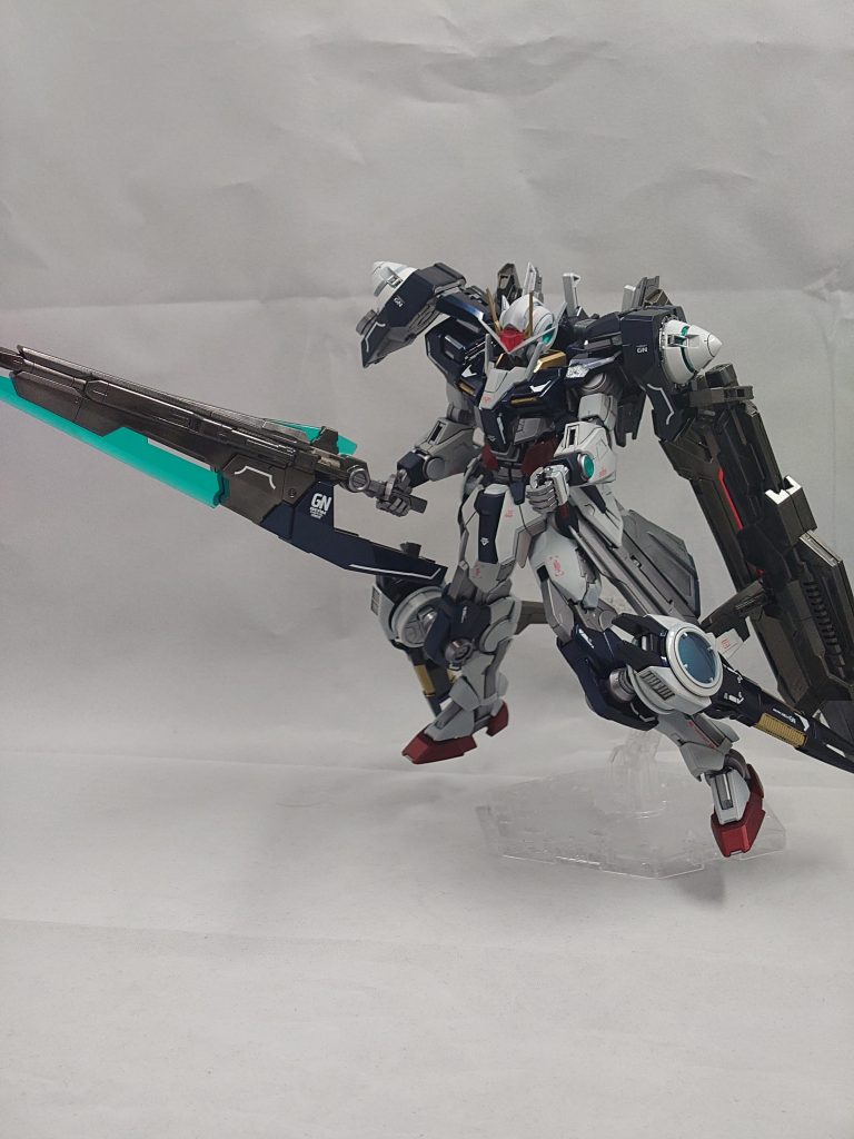 唯一の近接対応武器の側面も。