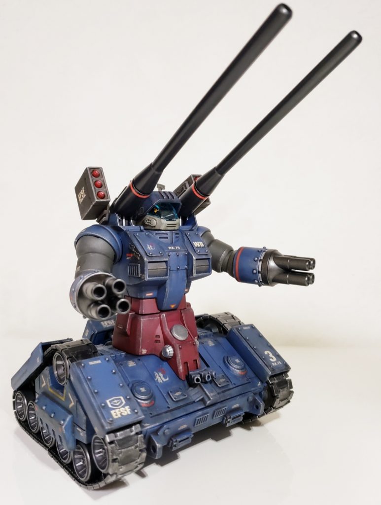 デカール張り付け後に艶消しクリアー。全体をステインブラウンでウォッシング。部分的にサンディウォッシュで砂汚れ感を追加。ウェザリングマスターのサンドも追加したけど艶消しクリアー2回目を吹いたら…ほとんど見えなくなりましたね😅エナメルシルバーでドライブラシを施して、ほどほど汚しで仕上げました。