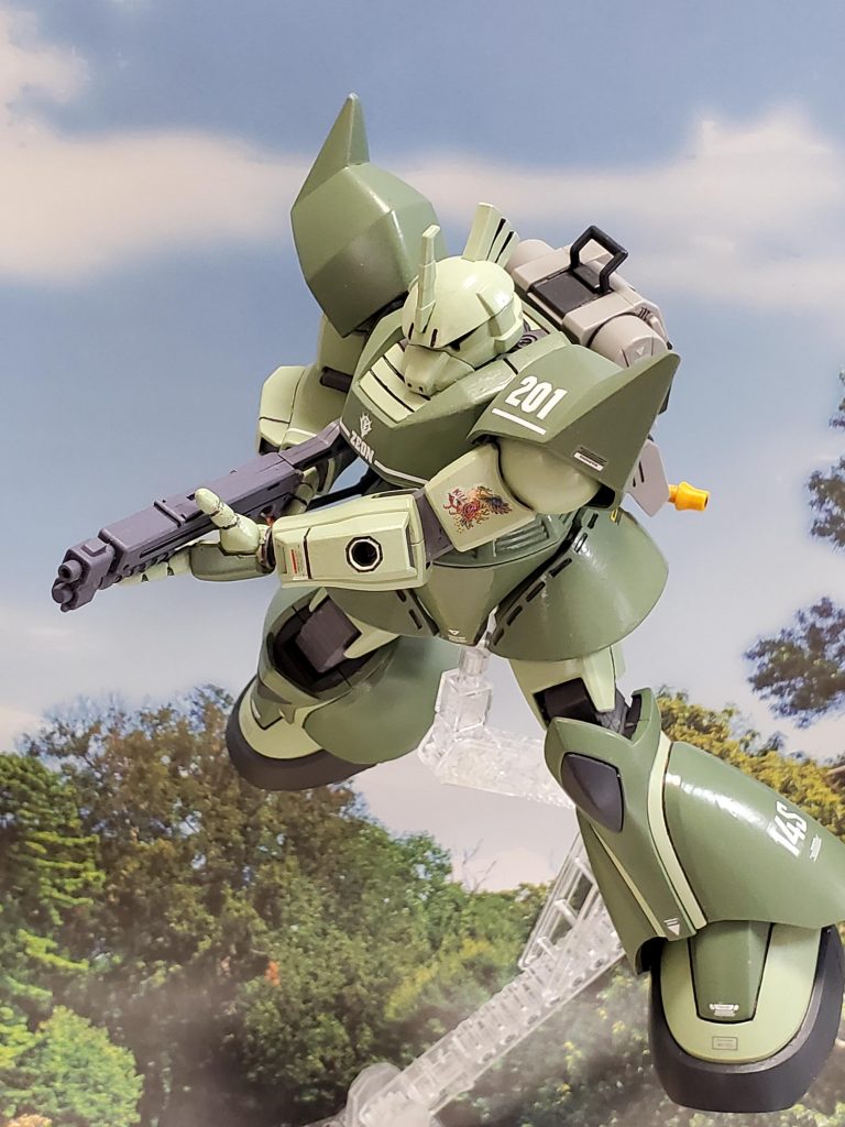 熟知した地形を生かし、ショットガンでヒット&アウェイを展開❗弾薬が尽きたらキャンプ地に戻り兵装切り替えて再度出撃💨