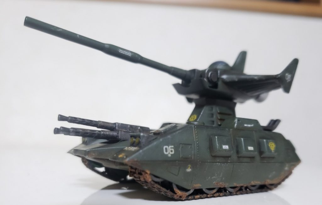 汚し加工としてグランドブラウン(Mrウェザリングカラー)でウォッシング。ラストオレンジ(Mrウェザリングカラー)でサビ汚れ。エナメルシルバー(タミヤエナメル)でドライブラシ。再び艶消しトップコート(水性)で仕上げてます。