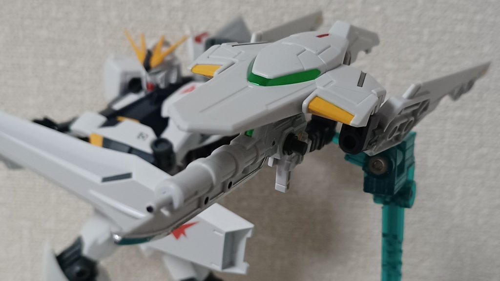 ビットMAモードサイコミュによる操作でパイロットのNT能力を活かした攻撃·防御·機動性能の向上を期待できる装備だったが、バインダーのモード変更の扱いにくさなどの問題からアームアームズは採用されず実戦にはフィン·ファンネルが装備された。その後次期主力MS計画にも噛み合わななかったことでAASプロジェクトは凍結されチームは解散した……