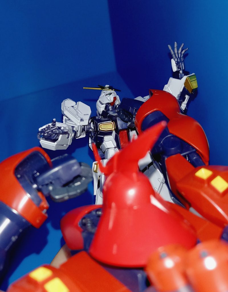 サザビー「ならば今すぐ愚民ども全てに英知を授けて見せろ！」アムロ「えっ」