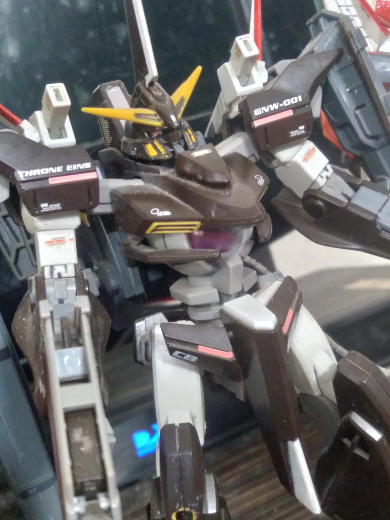 The throne eins is probably my favorite. It has a very different color scheme. I also like the huge cannon it uses