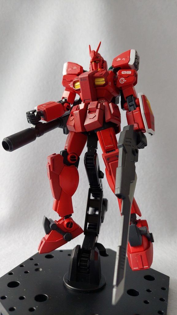 カラーレシピ（基本的にクレオスのカラースプレーを使用）本体レッド部1：モンザレッド本体レッド部2：あずき色本体レッド部3：水性ホビーカラー　ワインレッド本体ホワイト部：ガンダムホワイト本体イエロー部：ガンダムイエロー本体・武装グレー部：ファントムグレー武装グレー部2：ガルグレー本体ケーブルグリーン部：エメラルドグリーンシールド裏側グレー部：タミヤ　アクリル塗料　ジャーマングレーバーニア等シルバー部：タミヤエナメルカラーチタンシルバーバーニア等ブラック部：タミヤエナメルカラーフラットブラック