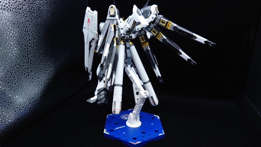 アクションベースに干渉するのでベース使用時はハイパーバズーカが接続できないのが哀しい。