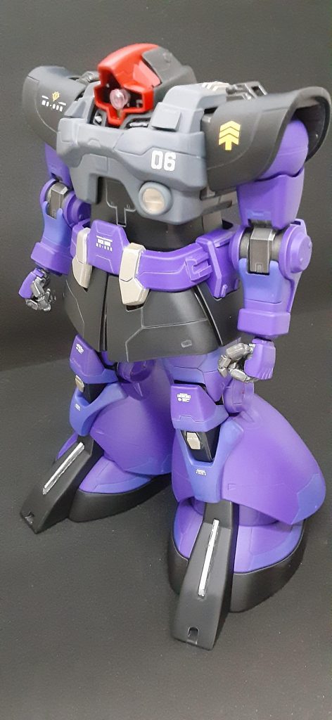 胸部装甲追加、肩と頭部にシイタケ肩、腰回りディテール追加膝下バテでボリュームアップ爪先延長