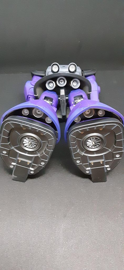 足の裏のバーニア部分にフィン追加