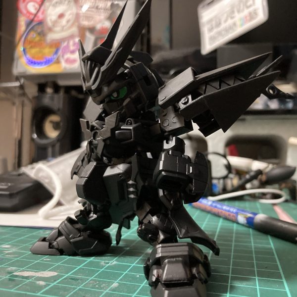 黒サフをすてとして今回は使ってみました色を統一するとやはりかっこいいですねシャイニングガンダムの面影は普通にあるのでそれもまた良きかなと(笑)（1枚目）