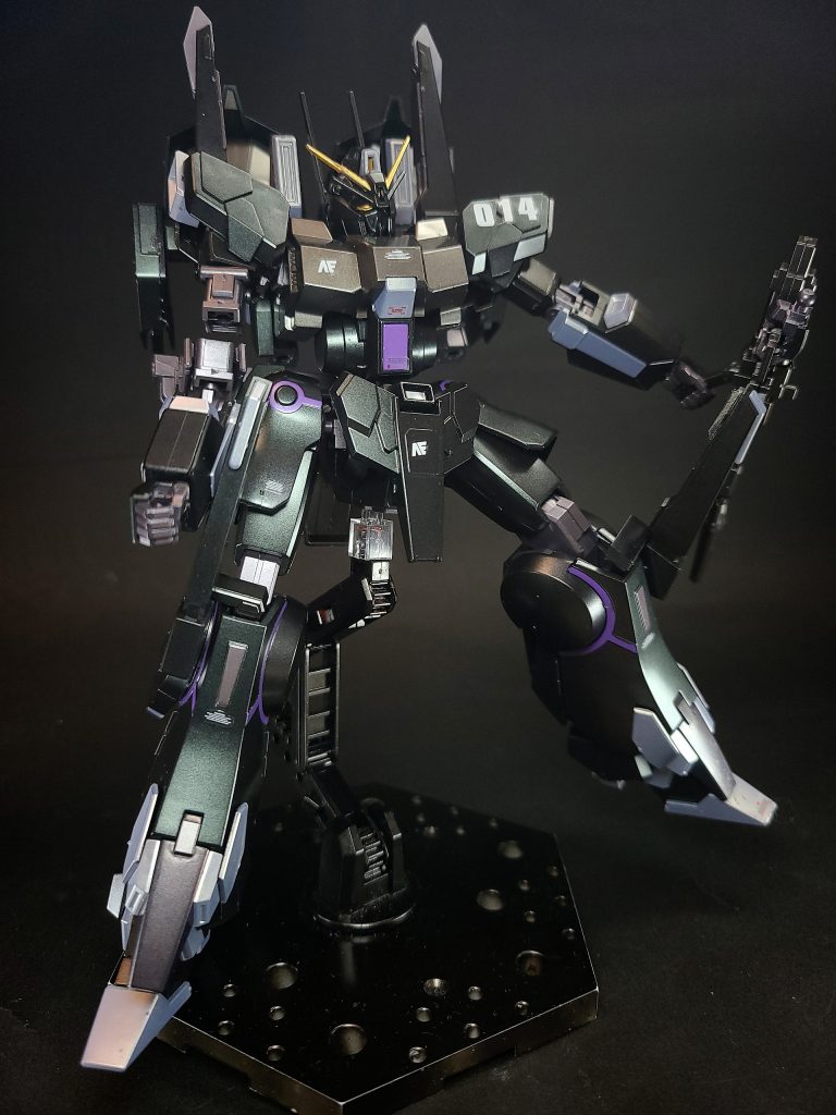 この他の改修点として、頭部はフェイス部分を大きく変更し、アンテナ数も六本に増設、脚部も膝部形状の変更に加え、踵部分にヒールを設けるといった仕様変更が試されている。これら改修は原型機であるシルヴァ・バレトが高い拡張性を有していた為に可能であった。