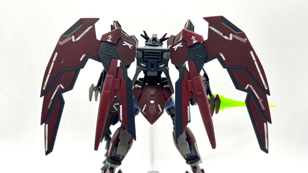 バックビュー翼は旧キットなのでマスキングに手間をめちゃくちゃかけました