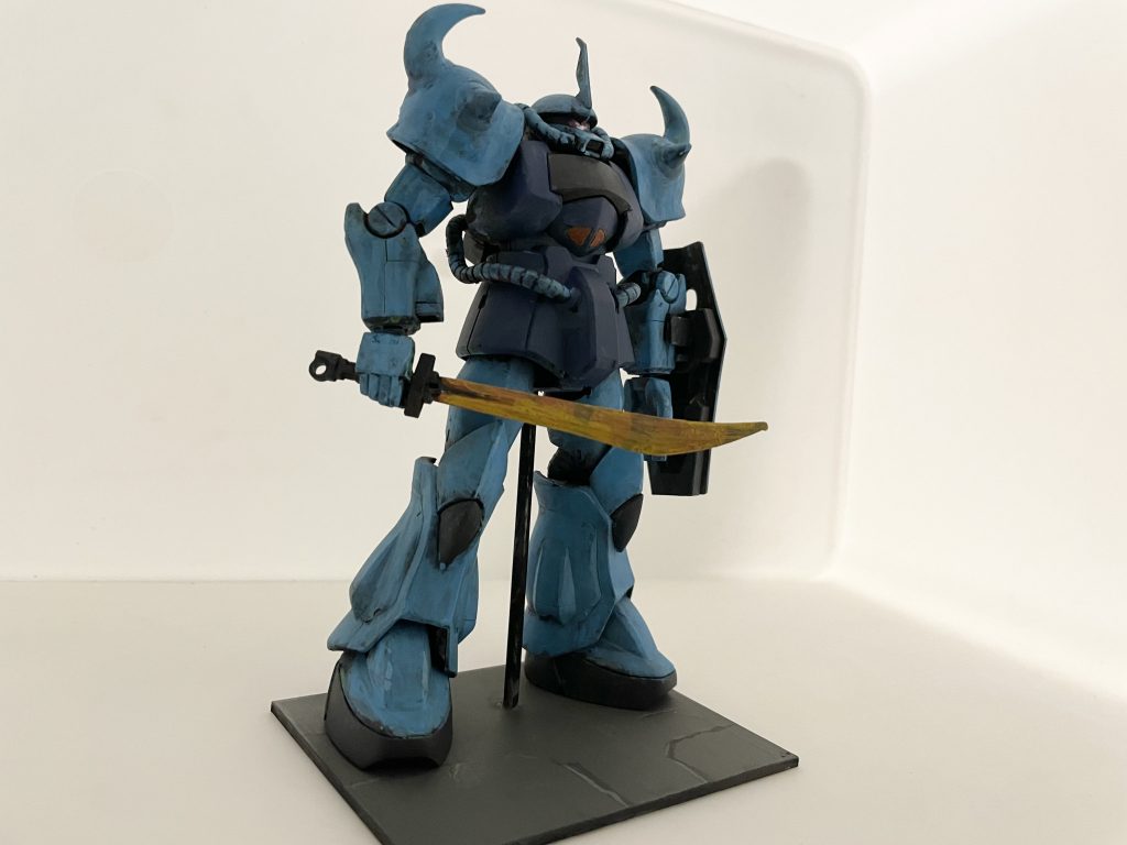 スタンドは股関に穴を開けてプラ板とプラ棒から自作