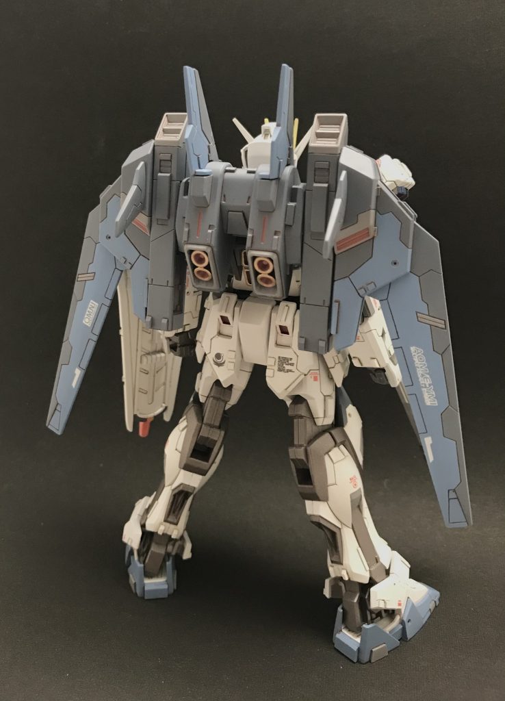 今回は武器ありを買ったので、それを生かしてみようと思いまして、こうなりました。フリーダム風のストライクという事でフリーダムストライクと名付けました! ド安直ですね笑 偶然余っていたルナゲイザーのバックパックがばっちりです。