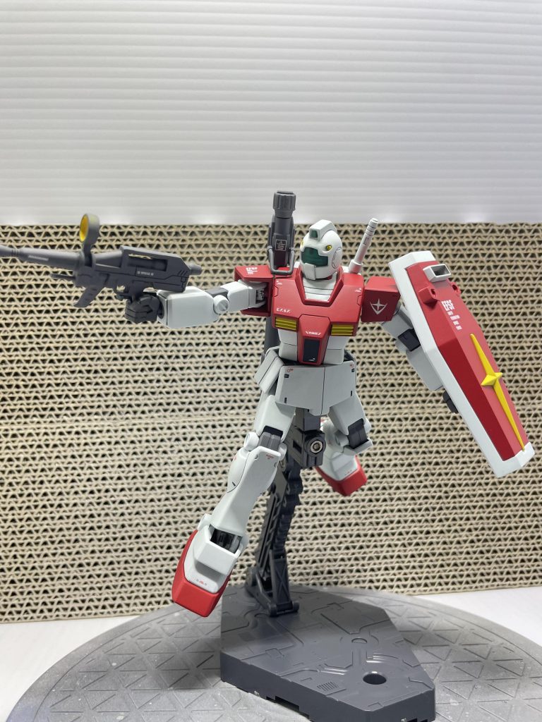 HGUCのガンダムからビームライフルとバズーカを拝借