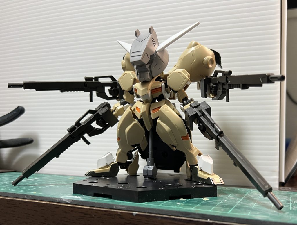 短縮化した箇所を接着してマステをはがしました。完成が近づきました！