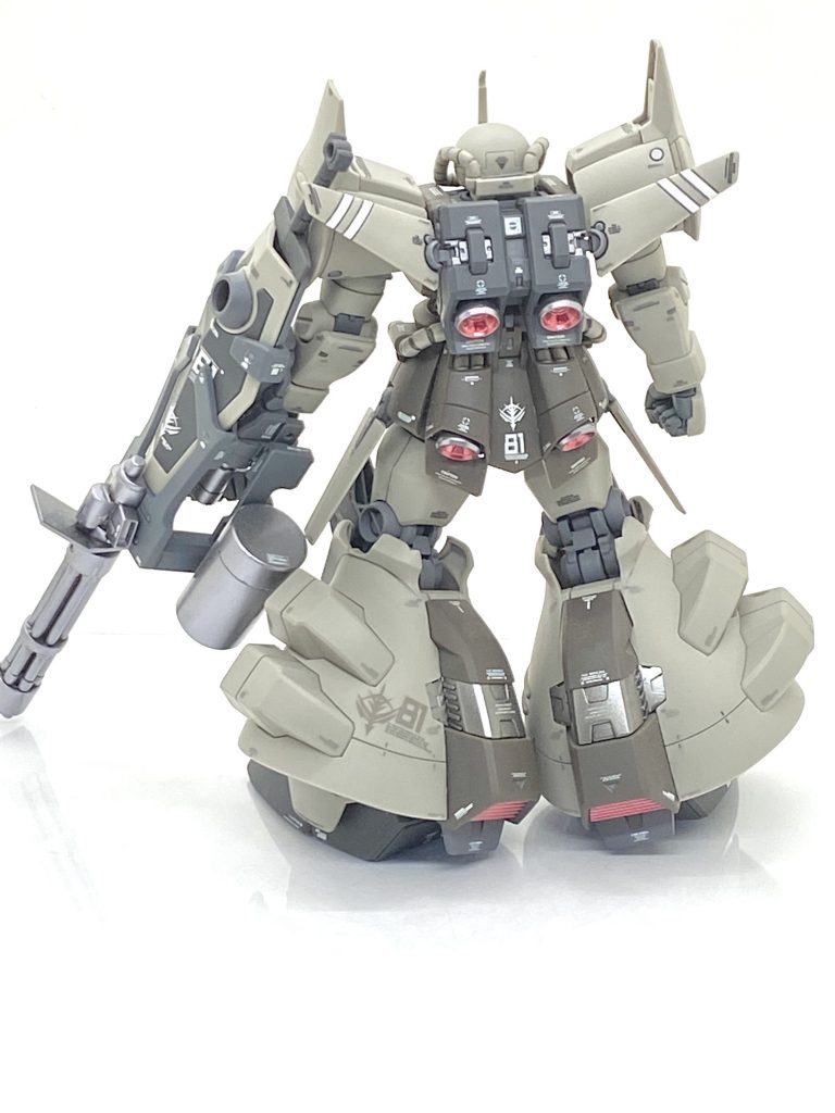 塗装箇所とカラーレシピガトリング砲、脚部エンジンや推進ノズル、バーニア外部等→(ガイア)フレームメタリック(2)バーニア内部、脚部ダクト→(クレオス)GXメタルレッドシールド覗き穴、手の関節、メカ部等グレー→(クレオス)ニュートラルグレーヒート・サーベル刀部→(クレオス)黒鉄色ウイング白部→(クレオス)クールホワイト