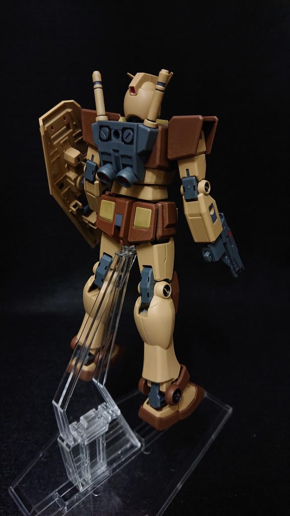 部分塗装にタミヤのエナメル塗料・フラットブラック・フラットレッド・ダークグレイセンサー部分にはMr.メタリックカラーGX・メタルピーチ