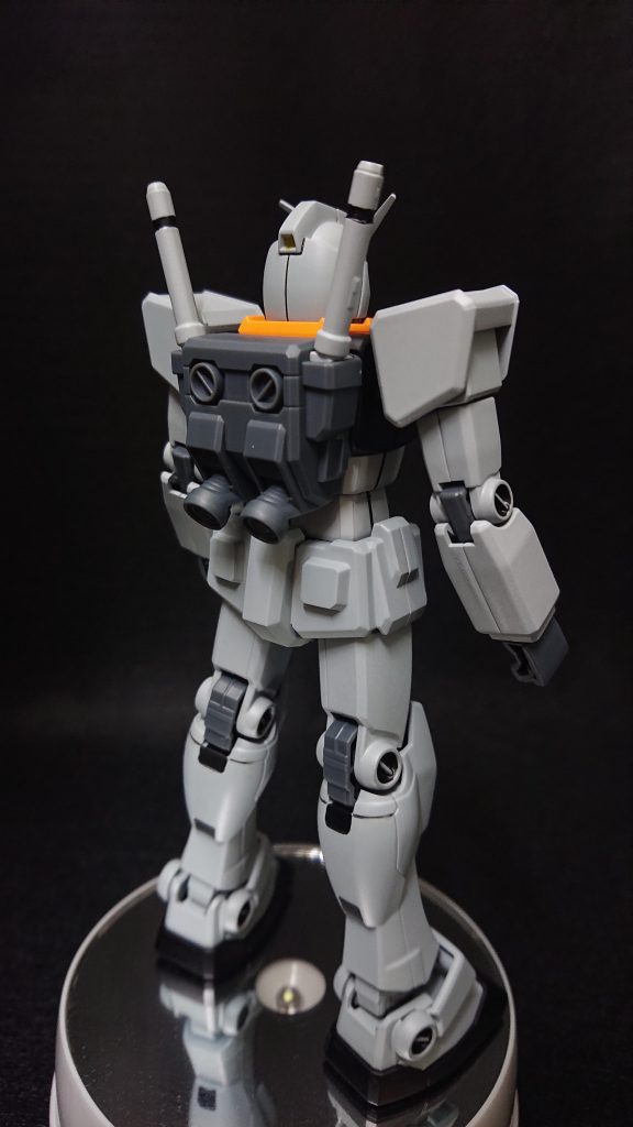 部分塗装にタミヤのエナメル塗料・フラットブラック・フラットレッドセンサー部分にはMr.メタリックカラーGX・メタルイエロー