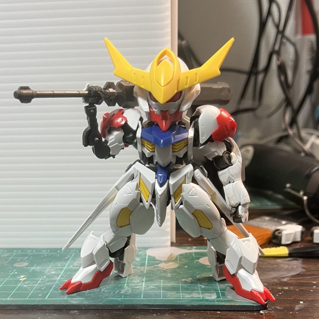 腕足腹を短縮してBB戦士の頭部を乗せました。