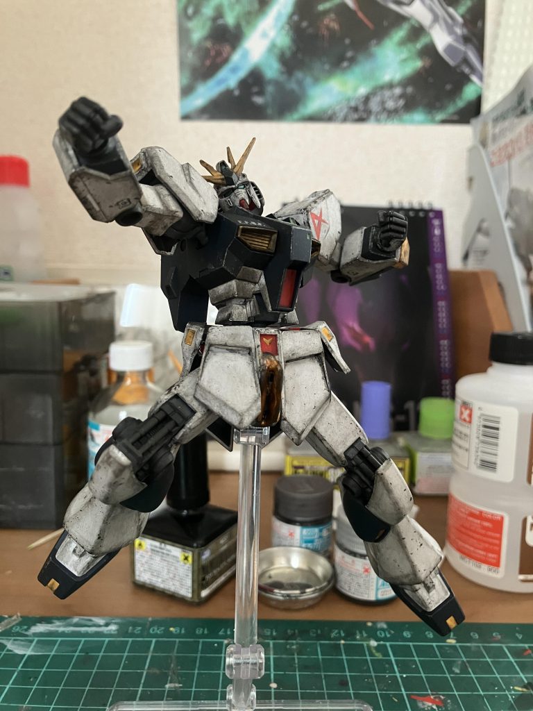 ウェザリング3回目。色の濃い部分にシルバーでドライブラシをしました。