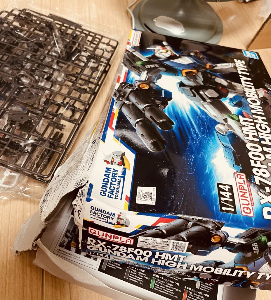 買って帰る途中自転車のスポークに巻き込まれてグシャアってなって泣きそうになりました。(無事完成してよかった)以上になります。最後までご覧いただきありがとうございました(^^)