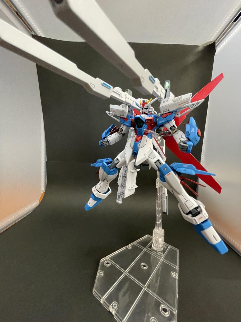 4つを一斉発射するエネルギーを蓄えられる事ができないので、状況に応じてサテライトキャノンの形態を選択する設定