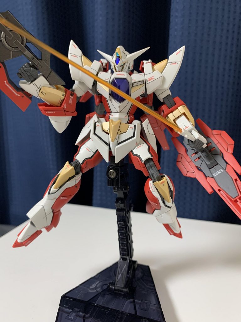 クリアパーツはシルバーで裏面塗装後、表はクリアで塗装しています。