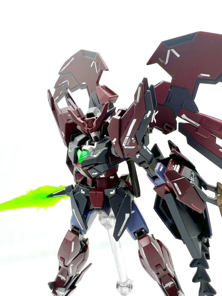 コアチェンジ!ドッキングゴー!コアガンダム形態と比較すると赤みが増えてエピオンらしくなりますね