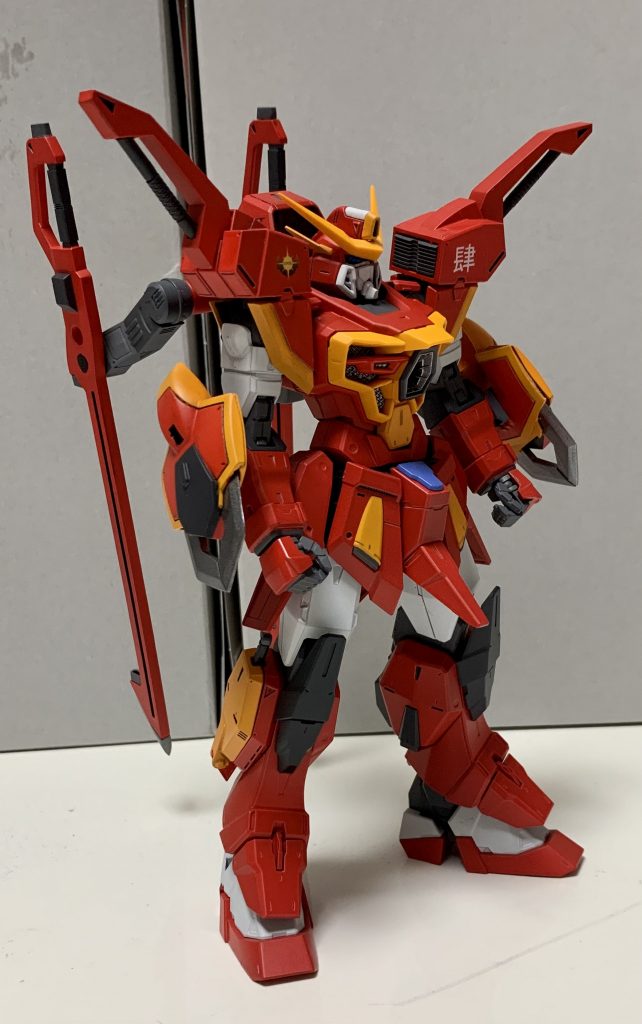 3号機オーブ首長国連邦フォー・ソキウス機正直な話、特に印象も記憶もない。記号的にアストレイ のライフルを握らせてみる。やはり中々似合うなと思いました。惜しむらくはMG版のライフルが欲しかったな。肩のマークはギナ様ならさせないだろうけど、ミナ様ならソキウスも個と認めて、ソキウス自身にも自覚させる為にも、むしろ積極的にしたんじゃないかな？と。色々悩みましたが彼の国はルージュに紅、アカツキに暁、アマツに天とか入れたりするのでフォーなら素直に肆としました。 