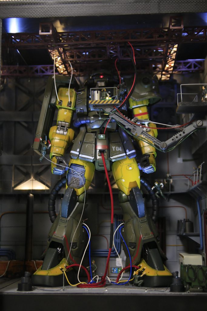 全景ザク本体はオーソドックスな作りです。