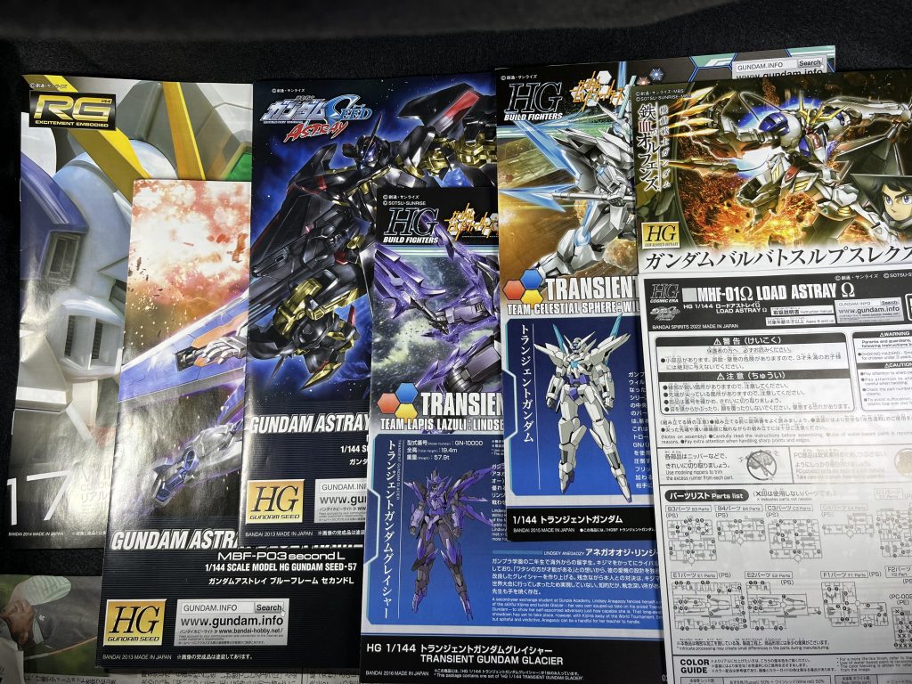 今回の製作に使用したキットのマニュアル一覧です。と、ここまで書いてきましたが、実は今作にはまだ秘密がありまして。次の投稿(https://gumpla.jp/hg/1105885)でそちらをお見せしようと思いますので、よろしければそちらもご覧ください。コメント等いただければとても嬉しいです!ヽ(´▽`)/