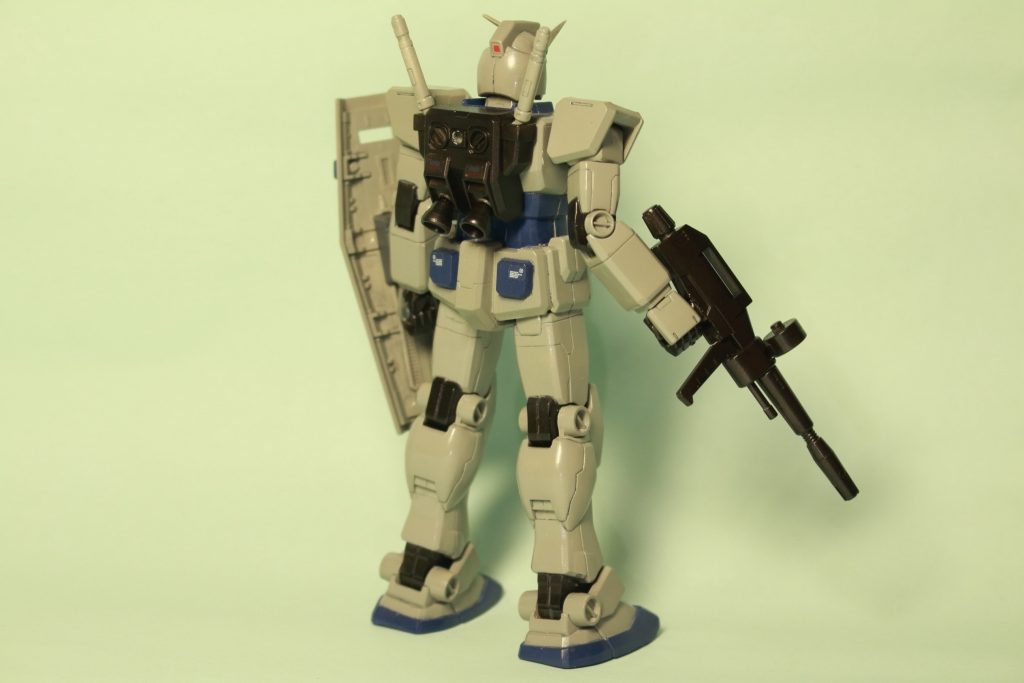 ライフルはHG191版ガンダムから、シールドはHG21版ガンダムから。