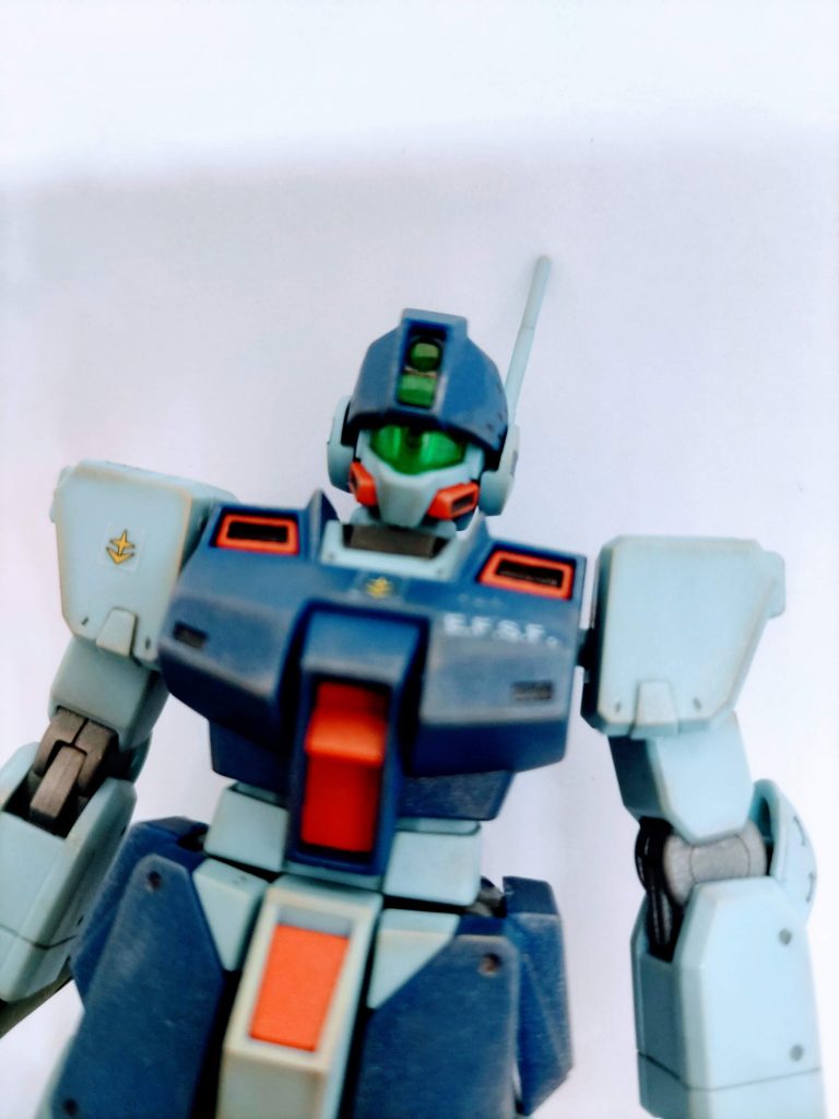 クリアパーツの中をゴールドで塗ってるんですが見えないですね。