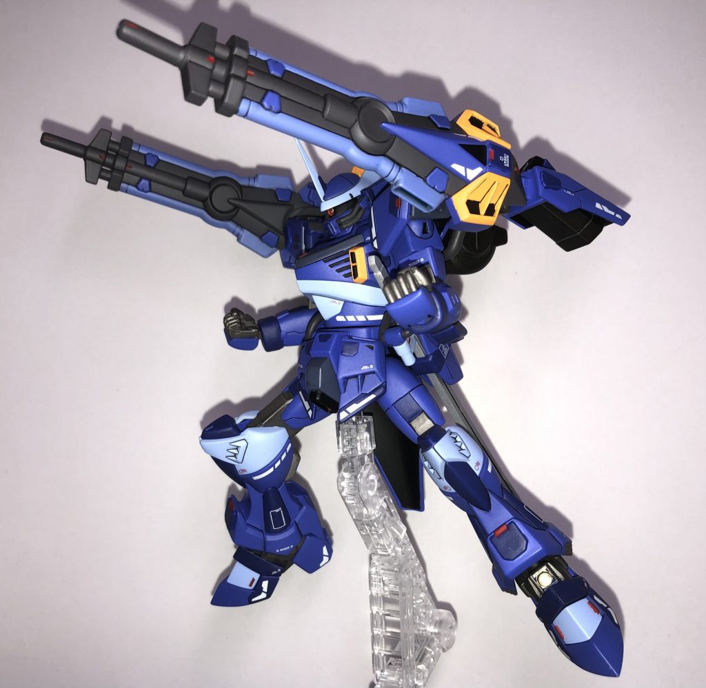 試製指向性熱エネルギー砲を構えたポージング気に入ってます