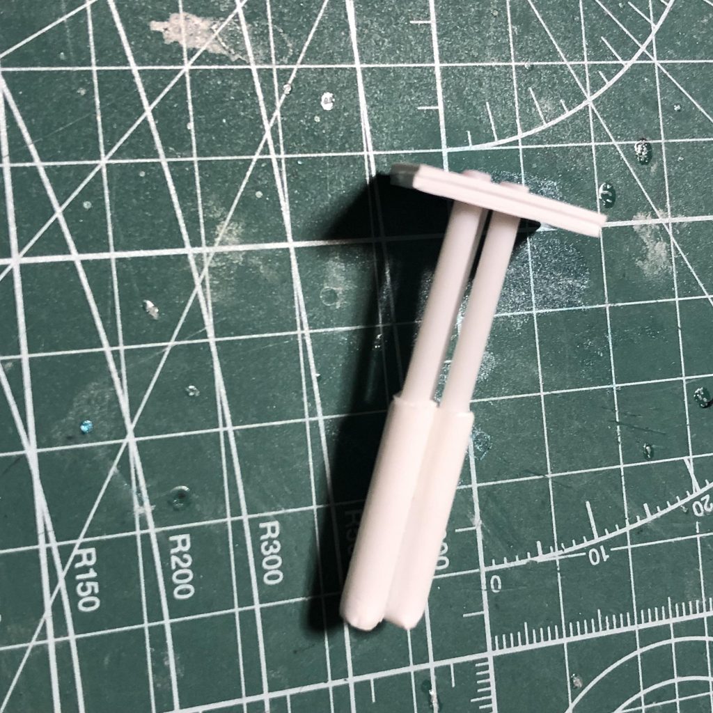 シリンダーはプラ板とプラ棒の組み合わせで