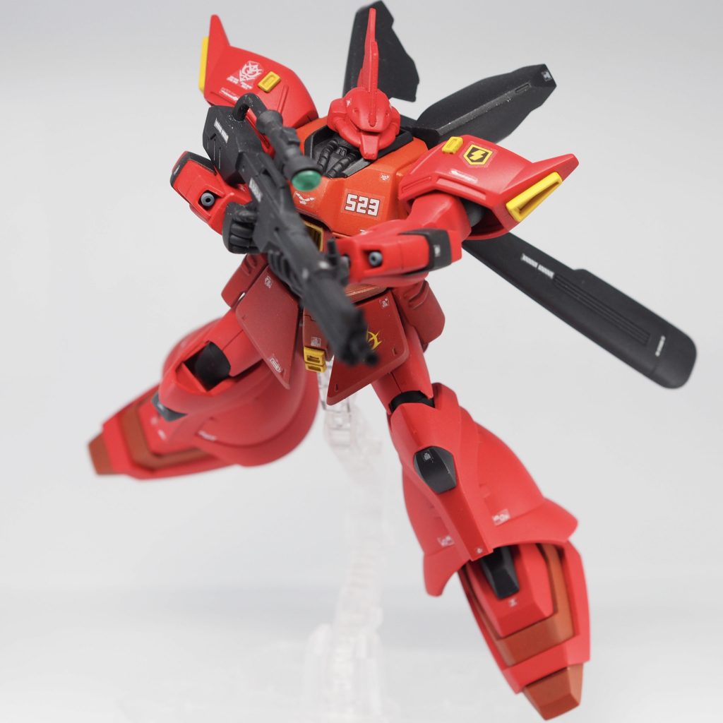 HGUCの古いキットなので、合わせ目消しも多かったです。