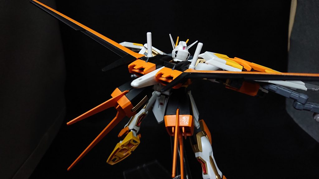 部分塗装にタミヤのエナメル塗料・フラットブラック・フラットレッド・ダークグレイセンサー部分にはMr.メタリックカラーGX・メタルピーチ