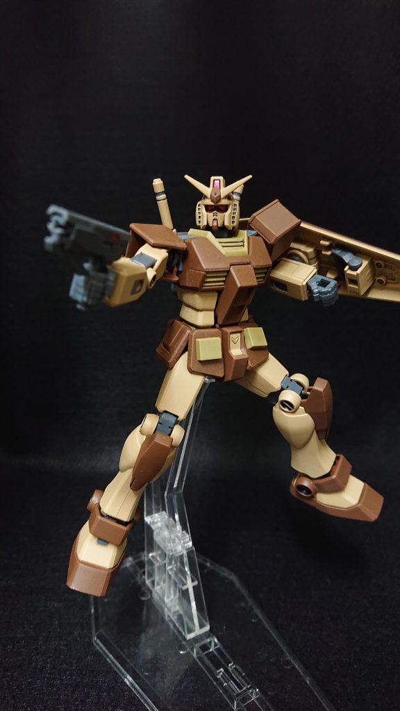体験会Verのガンダムを作ったことがきっかけでEGガンダム(ライトパッケージVer)を作ってみました武装が元々付属していなかったので、GM/GMのシールドと武器の山からビームガンを拾ってきて持たせましたでは、最後までご覧いただきありがとうございました