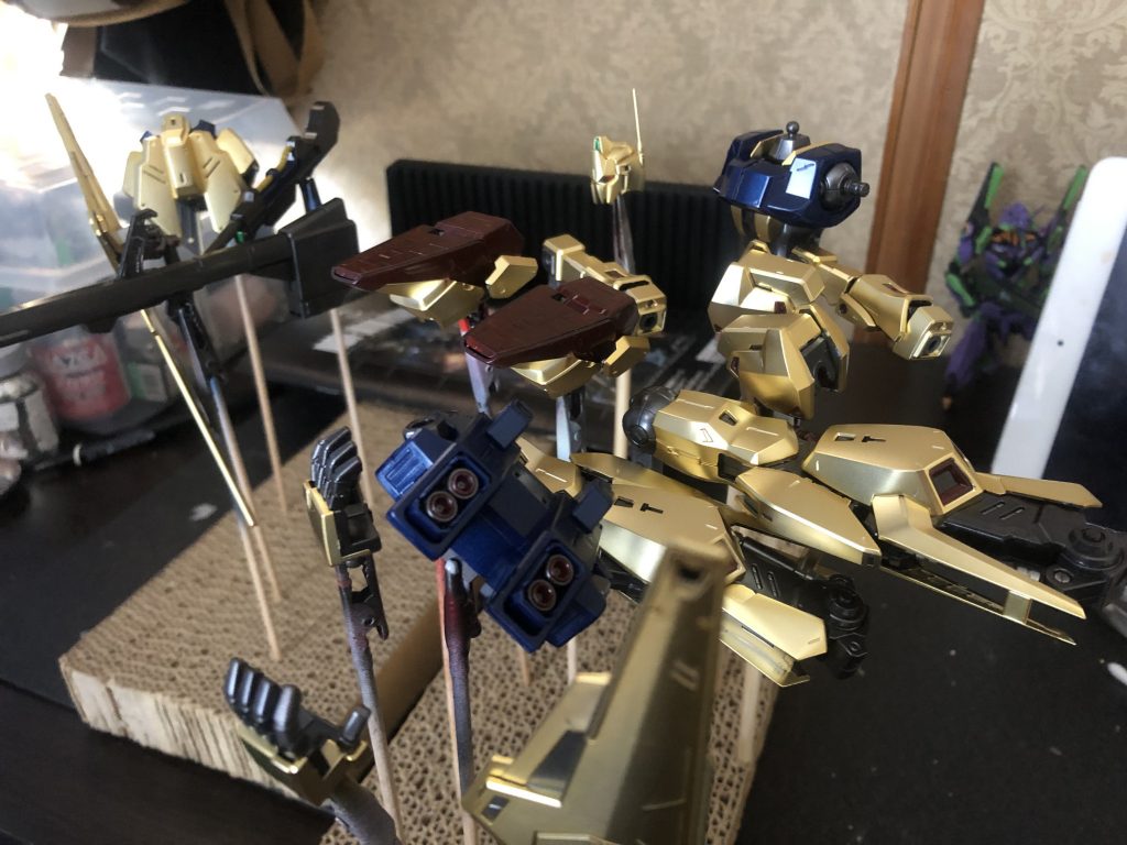 内部→フレームメタリック　赤→焼鉄色にクリアレッド　紺→メタルダークブルー　武器→黒鉄色