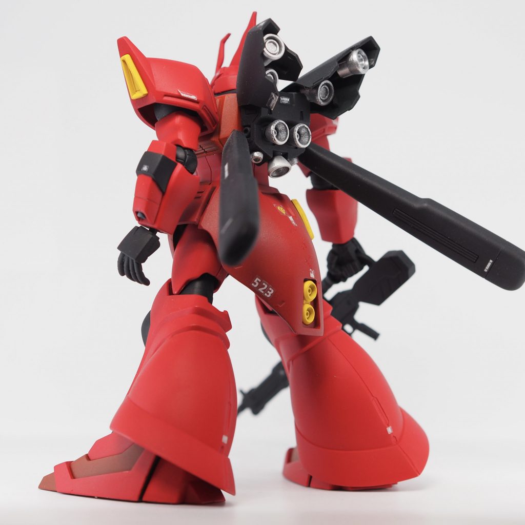 古いキットですがスタイルは抜群ですね。