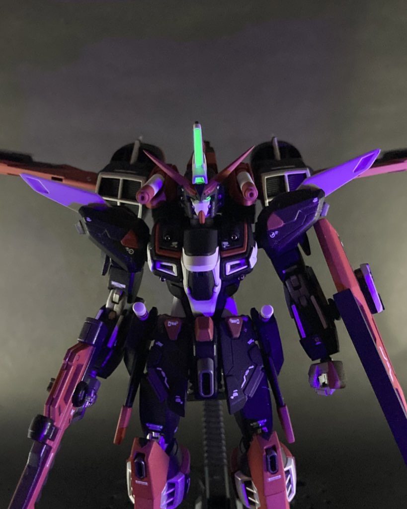 センサー部には蛍光塗料をレジンでコーティングしています。